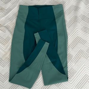 Lululemon leggings size 8 full length